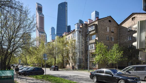 Пятиэтажные дома рядом с международным деловым центром Москва-Сити Пятиэтажные дома рядом с международным деловым центром Москва-Сити