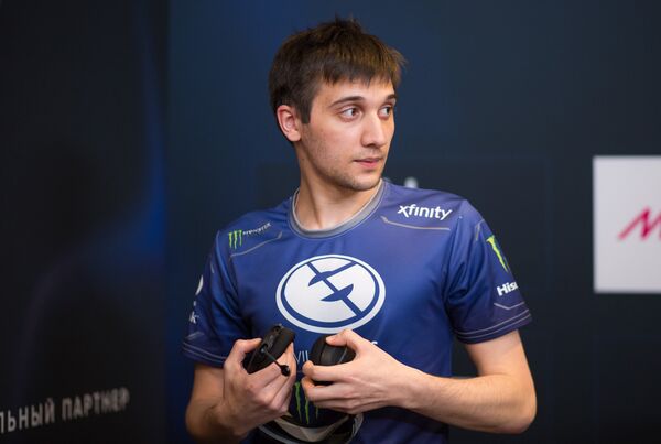 Артур Arteezy Бабаев Артур Arteezy Бабаев