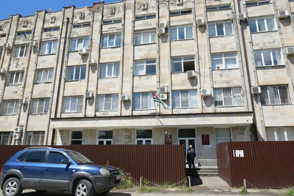 Здание правительства Абхазии в Сухуме Здание правительства Абхазии в Сухуме