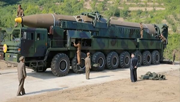 Запуск северокорейской баллистической ракеты Хвасон-14 Запуск северокорейской баллистической ракеты Хвасон-14