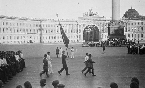 Выставка Братья Хенкины: открытие. Люди Ленинграда и Берлина 1920—1930-х годов в Эрмитаже Выставка Братья Хенкины: открытие. Люди Ленинграда и Берлина 1920—1930-х годов в Эрмитаже
