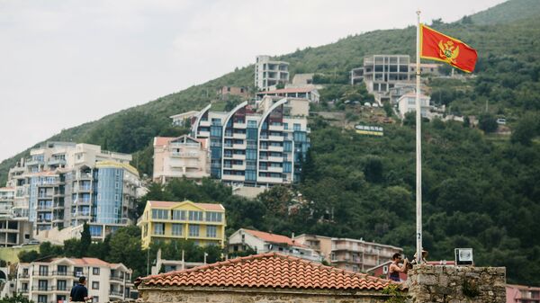 Источник сообщил об отказе Черногории принять российских туристов