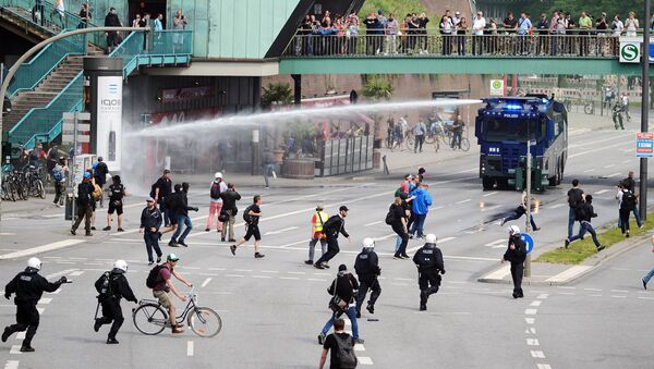 Акция протеста в Гамбурге во время проведения саммита G20. Архивное фото Акция протеста в Гамбурге во время проведения саммита G20. Архивное фото