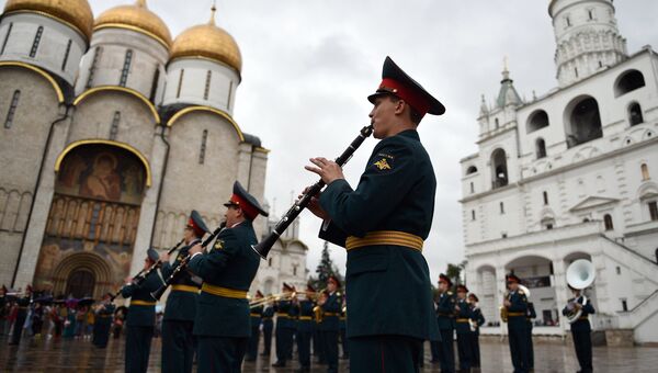 Участники фестиваля Спасская башня на репетиции в Кремле. Архивное фото Участники фестиваля Спасская башня на репетиции в Кремле. Архивное фото