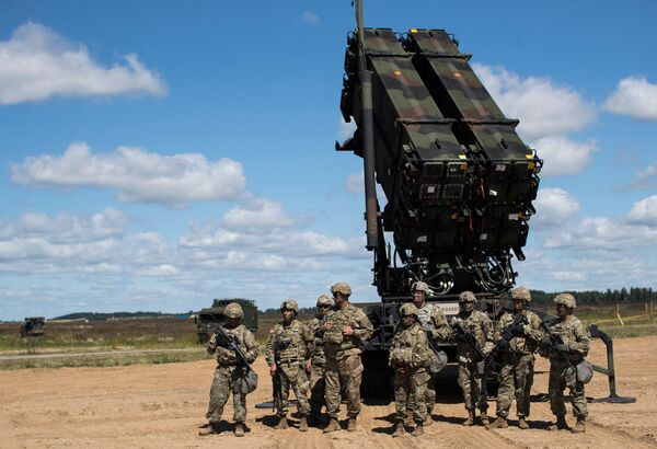 Американский ракетный комплекс Patriot во время учений НАТО в Литве Американский ракетный комплекс Patriot во время учений НАТО в Литве