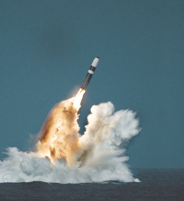 Пуск из под воды баллистической ракеты Trident-2 Пуск из под воды баллистической ракеты Trident-2