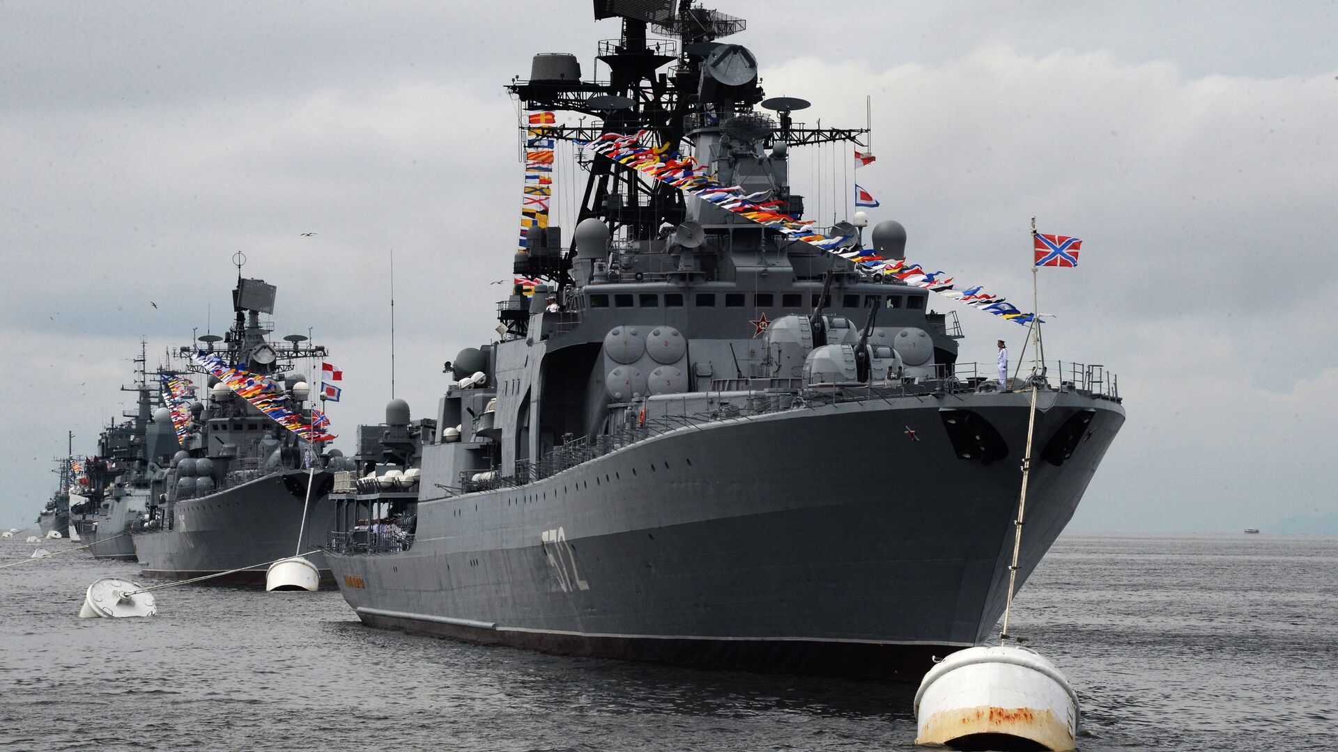 Большой противолодочный корабль Адмирал Виноградов во время парада кораблей, посвященного Дню Военно-морского флота России, во Владивостоке. 30 июля 2017 Большой противолодочный корабль Адмирал Виноградов во время парада кораблей, посвященного Дню Военно-морского флота России, во Владивостоке. 30 июля 2017 - РИА Новости, 1920, 26.11.2020