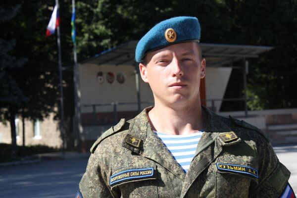 Гвардии младший сержант Алексей Кузьмин, старший стрелок-разведчик отдельного взвода ТСР 173 ОРБ 106-й гвардейской воздушно-десантной дивизии Гвардии младший сержант Алексей Кузьмин, старший стрелок-разведчик отдельного взвода ТСР 173 ОРБ 106-й гвардейской воздушно-десантной дивизии