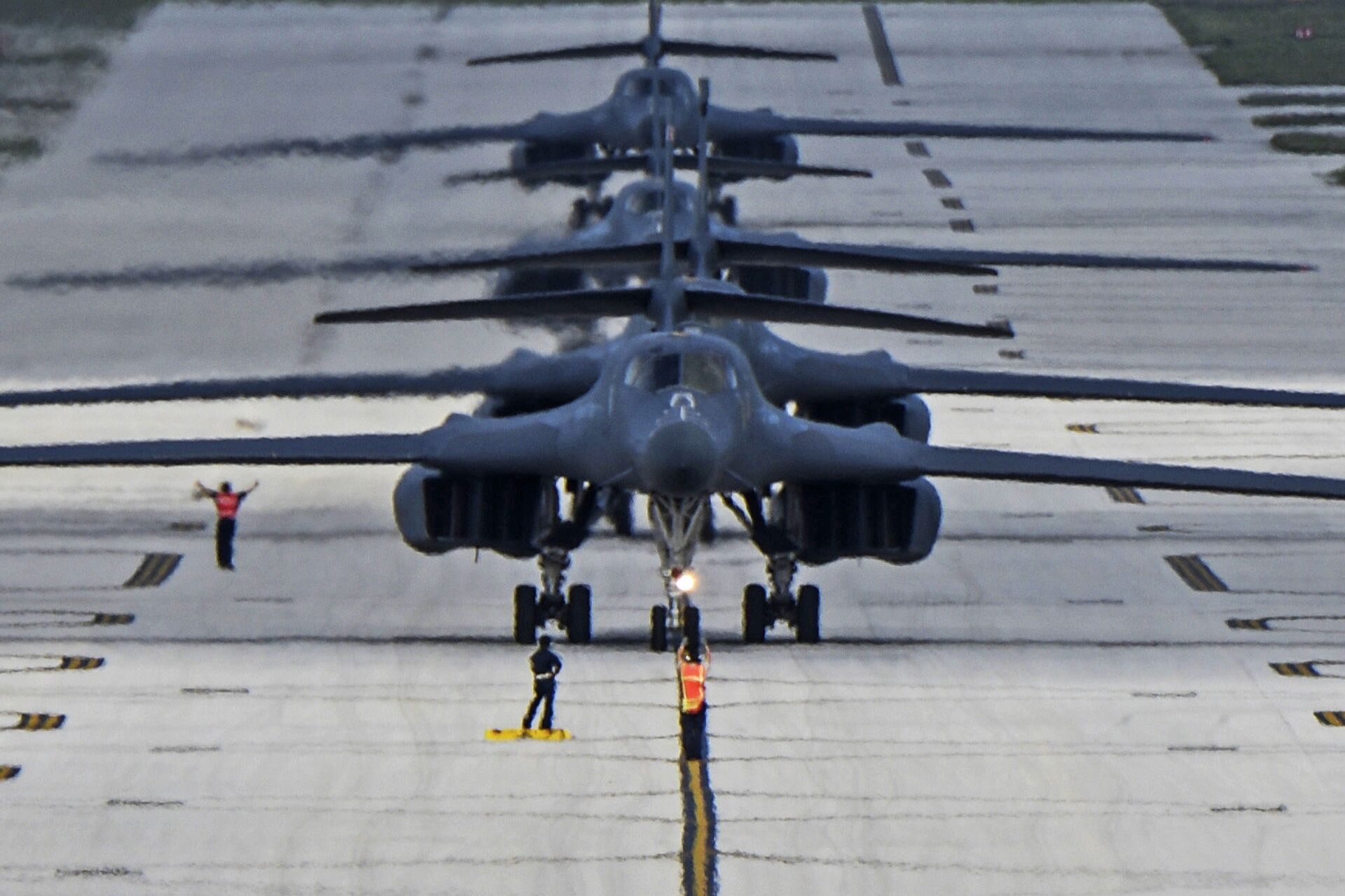 Бомбардировщики B-1B Lancer на авиабазе Андресон на Гуаме Бомбардировщики B-1B Lancer на авиабазе Андресон на Гуаме - РИА Новости, 1920, 21.01.2021