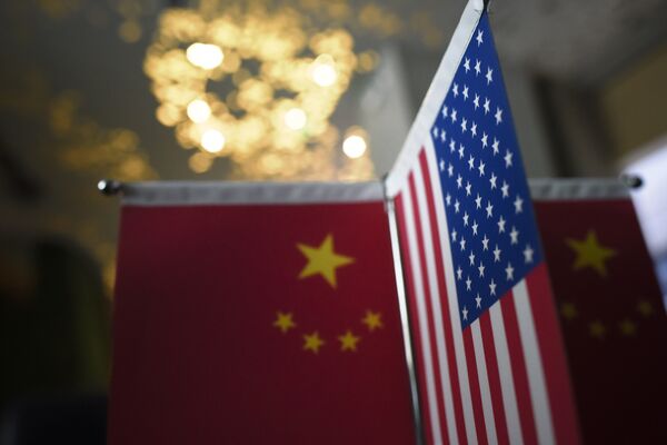 Флаги США и Китая Флаги США и Китая