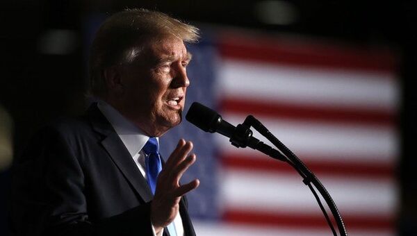 Президент США Дональд Трамп объявляет американским военнослужащим о новой политике страны во время войны в Афганистане. 21 августа 2017 Президент США Дональд Трамп объявляет американским военнослужащим о новой политике страны во время войны в Афганистане. 21 августа 2017