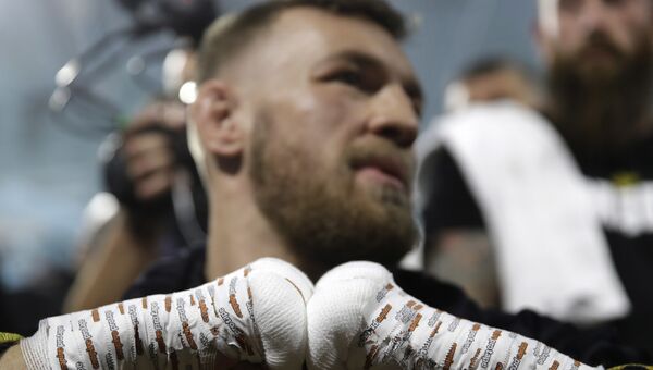 Конор Макгрегор перед тренировкой в Лас-Вегасе Конор Макгрегор перед тренировкой в Лас-Вегасе