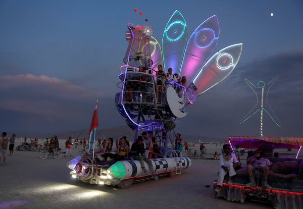 Фестиваль Burning Man в Неваде Фестиваль Burning Man в Неваде