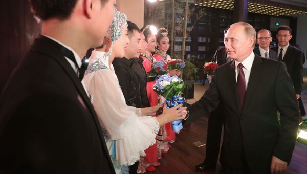 3 сентября 2017. Президент РФ Владимир Путин на концерте в Сямэне 3 сентября 2017. Президент РФ Владимир Путин на концерте в Сямэне