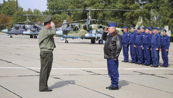 Российские военные летчики сообщают о прибытии на авиабазу в Беларуси на военные учения Запад-2017. 12 сентября 2017 Российские военные летчики сообщают о прибытии на авиабазу в Беларуси на военные учения Запад-2017. 12 сентября 2017