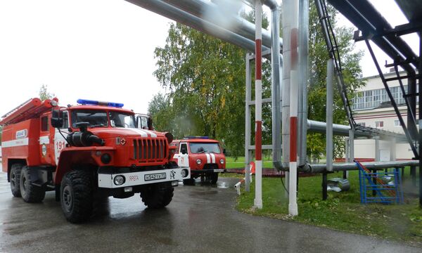 Автомобили МЧС на территории шахты Яреганефть в Коми. 14 сентября 2017 Автомобили МЧС на территории шахты Яреганефть в Коми. 14 сентября 2017