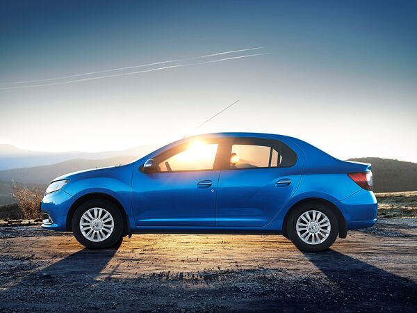 Автомобиль Renault Logan Автомобиль Renault Logan