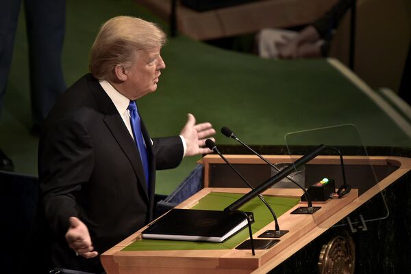 Президент США Дональд Трамп выступает на заседании Генеральной Ассамблеи ООН в Нью-Йорке. 19 сентября 2017 Президент США Дональд Трамп выступает на заседании Генеральной Ассамблеи ООН в Нью-Йорке. 19 сентября 2017