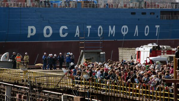 Церемония спуска на воду атомного ледокола Сибирь на Балтийском заводе в Санкт-Петербурге Церемония спуска на воду атомного ледокола Сибирь на Балтийском заводе в Санкт-Петербурге