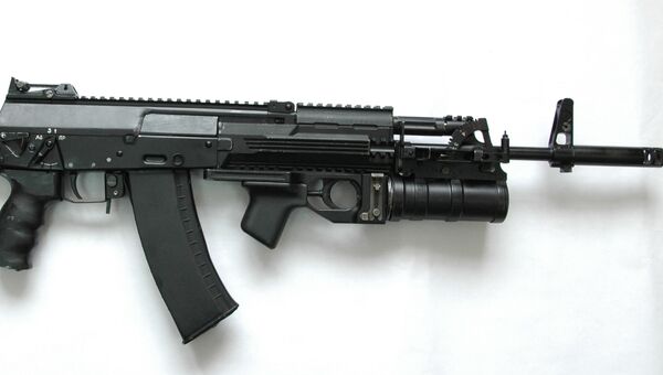 Новый автомат Калашникова АК-12 образца 2012 года, разработанный концерном ОАО НПО Ижмаш Новый автомат Калашникова АК-12 образца 2012 года, разработанный концерном ОАО НПО Ижмаш