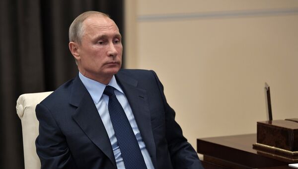 Владимир Путин во время встречи с президентом Российской академии наук академиком Александром Сергеевым. 27 сентября 2017 Владимир Путин во время встречи с президентом Российской академии наук академиком Александром Сергеевым. 27 сентября 2017