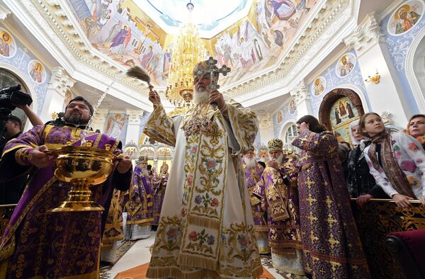 Патриарх Московский и Всея Руси Кирилл совершает чин освящения Успенского кафедрального собора в Ташкенте Патриарх Московский и Всея Руси Кирилл совершает чин освящения Успенского кафедрального собора в Ташкенте