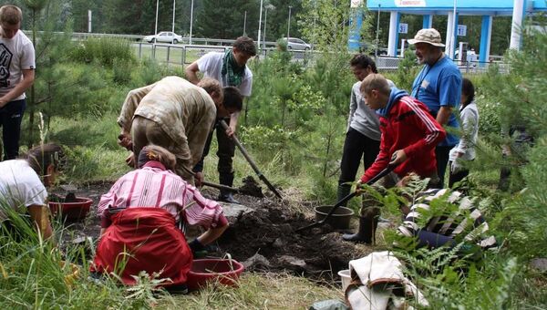 Студенческий отряд под руководством научного сотрудника Института археологии и этнографии СО РАН Андрея Бородовского в северной части Горного Алтая Студенческий отряд под руководством научного сотрудника Института археологии и этнографии СО РАН Андрея Бородовского в северной части Горного Алтая