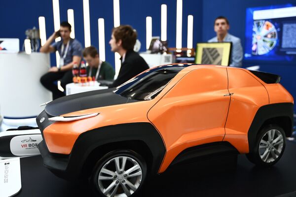 Концепт-модель автомобиля Лада-2050, демонстрируемая на выставке в рамках международного форума Открытые Инновации- 2017 в Москве. 16 октября 2017 Концепт-модель автомобиля Лада-2050, демонстрируемая на выставке в рамках международного форума Открытые Инновации- 2017 в Москве. 16 октября 2017