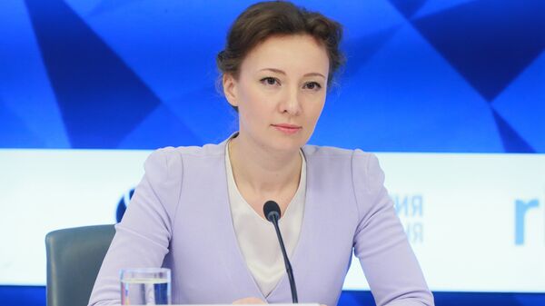 Уполномоченный при Президенте РФ по правам ребенка Анна Кузнецова на пресс-конференции ММПЦ МИА Россия сегодня. 18 октября 2017 Уполномоченный при Президенте РФ по правам ребенка Анна Кузнецова на пресс-конференции ММПЦ МИА Россия сегодня. 18 октября 2017
