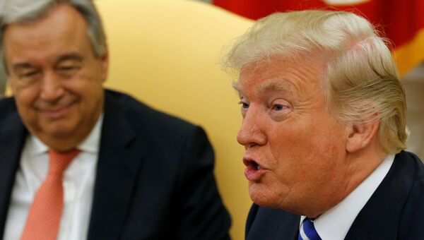 Президент США Дональд Трамп на встрече с Генеральным секретарем ООН Антониу Гутеррешем в Белом доме в Вашингтоне, США. 20 октября 2017 Президент США Дональд Трамп на встрече с Генеральным секретарем ООН Антониу Гутеррешем в Белом доме в Вашингтоне, США. 20 октября 2017