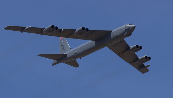 Бомбардировщик Stratofortress B-52. Архивное фото Бомбардировщик Stratofortress B-52. Архивное фото