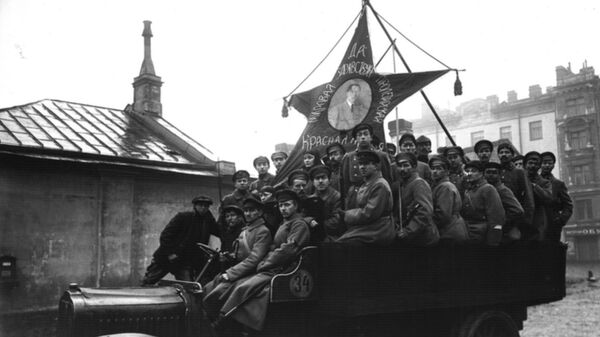 Празднование 1-ой годовщины Октябрьской революции в Петрограде Празднование 1-ой годовщины Октябрьской революции в Петрограде