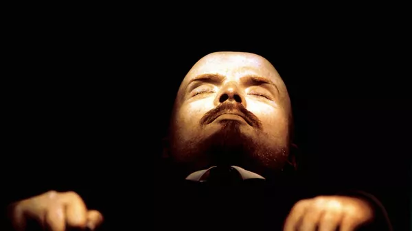 Бальзамированное тело В.И.Ленина в мавзолее в Москве