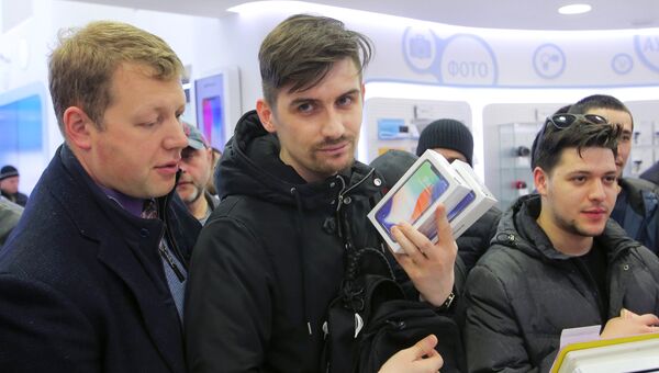 Старт продаж iPhone X в магазине Связной в Москве. 3 ноября 2017 Старт продаж iPhone X в магазине Связной в Москве. 3 ноября 2017