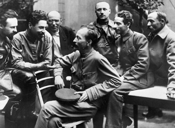 Сергей Уралов, Константин Волобуев, Михаил Васильев-Южин, Феликс Дзержинский, Иван Ксенофонтов, Григорий Мороз, Василий Савинов Сергей Уралов, Константин Волобуев, Михаил Васильев-Южин, Феликс Дзержинский, Иван Ксенофонтов, Григорий Мороз, Василий Савинов