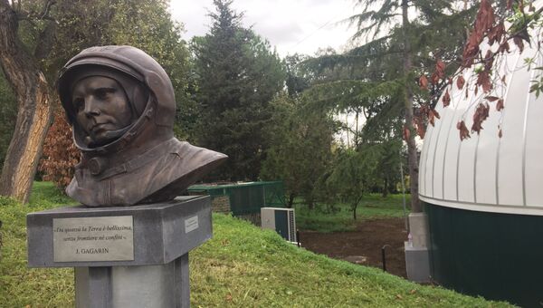 Бюст Юрия Гагарина в Неаполе Бюст Юрия Гагарина в Неаполе
