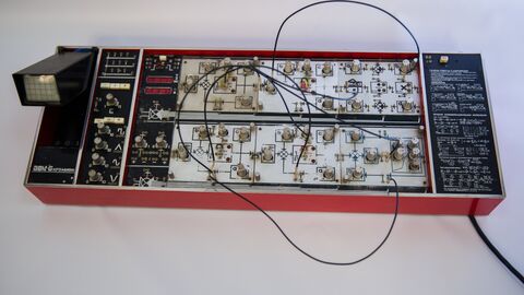 Персональный аналоговый компьютер АВК-6, 1976 год Персональный аналоговый компьютер АВК-6, 1976 год