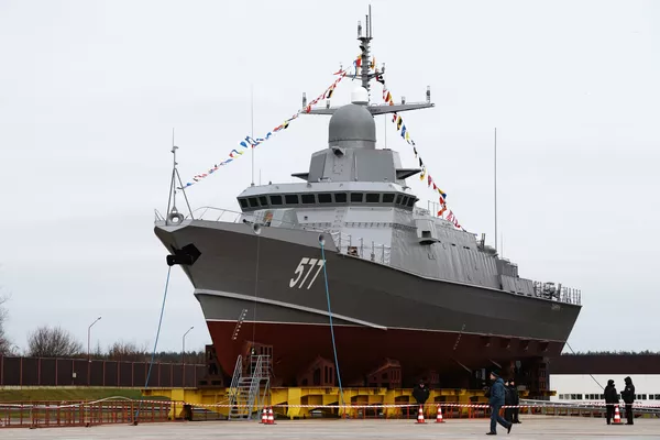 Малый ракетный корабль Тайфун проекта 22800 перед началом спуска на воду на Ленинградском судостроительном заводе Пелла. 24 ноября 2017 Малый ракетный корабль Тайфун проекта 22800 перед началом спуска на воду на Ленинградском судостроительном заводе Пелла. 24 ноября 2017