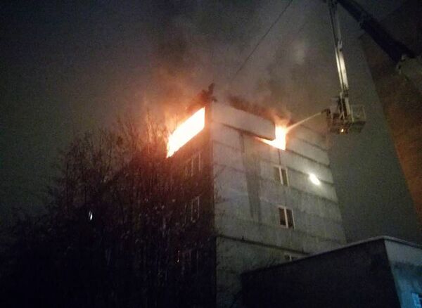На месте пожара в жилом доме в Мурманске. 24 ноября 2017 На месте пожара в жилом доме в Мурманске. 24 ноября 2017