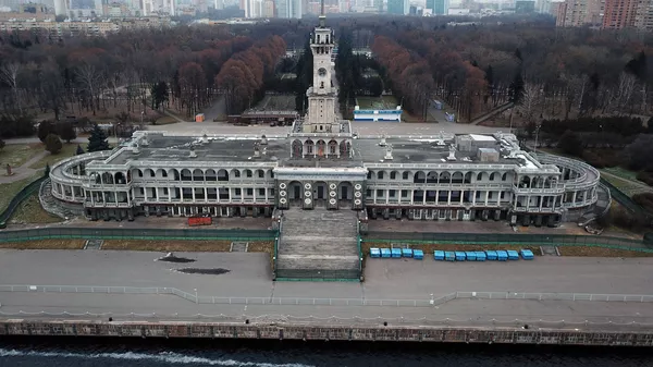Здание Северного речного вокзала в Москве Здание Северного речного вокзала в Москве