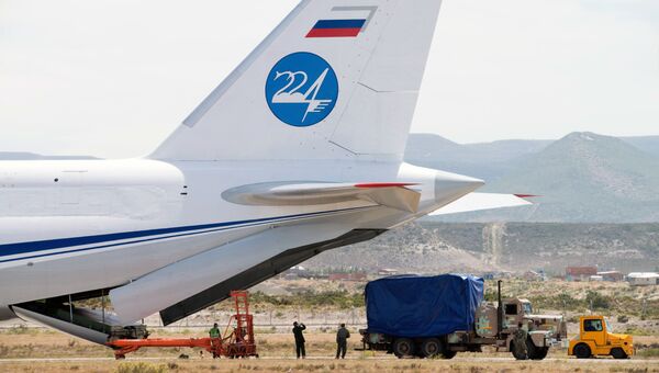 Разгрузка оборудования для поиска пропавшей подводной лодки Сан-Хуан из российского самолета АН-124 в аэропорту Комодоро-Ривадавия Разгрузка оборудования для поиска пропавшей подводной лодки Сан-Хуан из российского самолета АН-124 в аэропорту Комодоро-Ривадавия