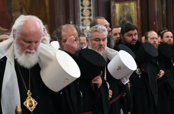 Православные архиереи во время торжественного молебна по случаю начала Архиерейского собора Русской православной церкви в храме Христа Спасителя Православные архиереи во время торжественного молебна по случаю начала Архиерейского собора Русской православной церкви в храме Христа Спасителя