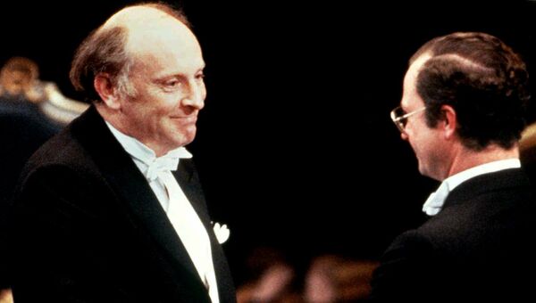 Иосиф Бродский на вручении Нобелевской премии по литературе. 10 декабря 1987 Иосиф Бродский на вручении Нобелевской премии по литературе. 10 декабря 1987