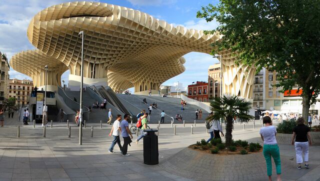 Общественное пространство Metropol parasol в Севилье (Испания) Общественное пространство Metropol parasol в Севилье (Испания)