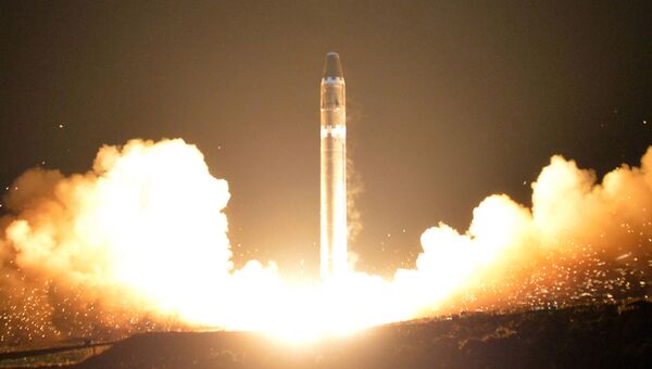 Запуск межконтинентальной баллистической ракеты Hwasong-15 в КНДР. Архивное фото Запуск межконтинентальной баллистической ракеты Hwasong-15 в КНДР. Архивное фото