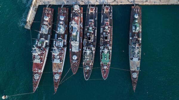 Корабли, которые ранее входили в состав военно-морских сил Украины, в бухте Севастополя Корабли, которые ранее входили в состав военно-морских сил Украины, в бухте Севастополя