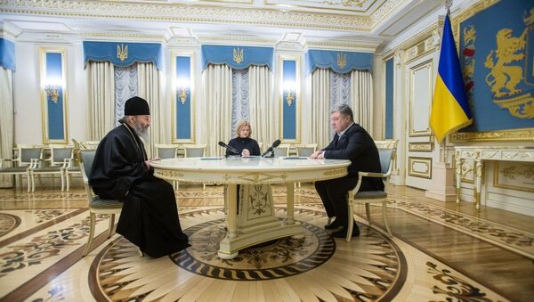Встреча президента Украины Петра Порошенко с предстоятелем УПЦ МП митрополитом Онуфрием и представителем президента Украины в Трехсторонней контактной группе Ириной Геращенко 20 января 2018 года. Встреча президента Украины Петра Порошенко с предстоятелем УПЦ МП митрополитом Онуфрием и представителем президента Украины в Трехсторонней контактной группе Ириной Геращенко 20 января 2018 года.