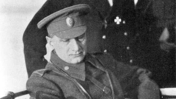 Контр-адмирал М.И. Смирнов провожает отъезжающего в Иркутск А.В. Колчак. Декабрь 1919 года Контр-адмирал М.И. Смирнов провожает отъезжающего в Иркутск А.В. Колчак. Декабрь 1919 года