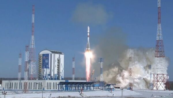 Третий старт с Восточного: кадры запуска ракеты Союз-2.1а с 11 спутниками Третий старт с Восточного: кадры запуска ракеты Союз-2.1а с 11 спутниками