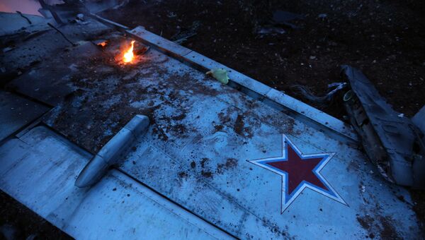 Обломки сбитого боевиками российского самолета Су-25 в Сирии. 3 февраля 2018 Обломки сбитого боевиками российского самолета Су-25 в Сирии. 3 февраля 2018